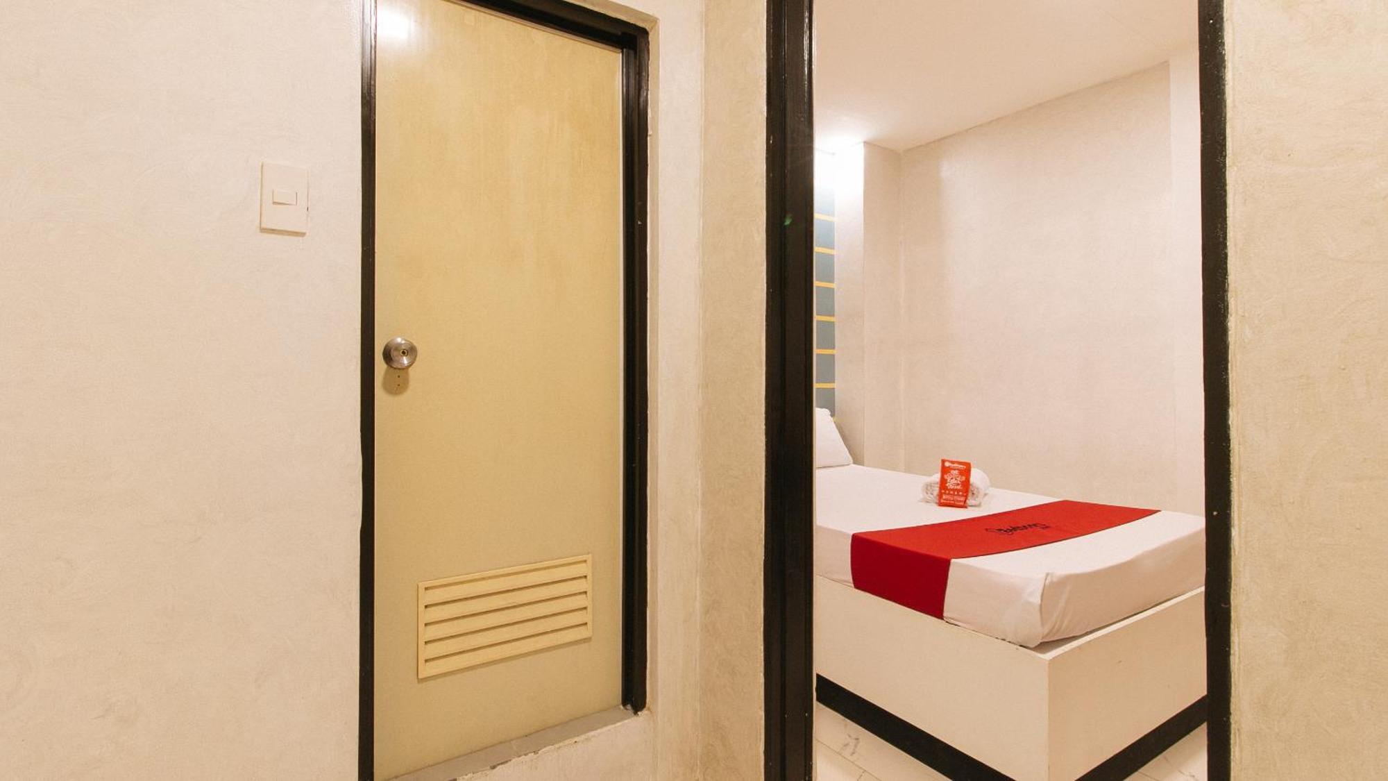 RedDoorz @ PIY Margal Sampaloc Manila Hotel Exterior foto