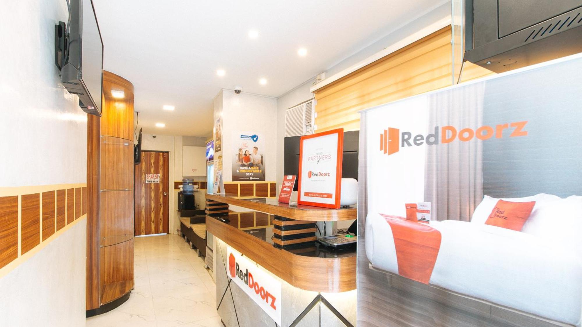 RedDoorz @ PIY Margal Sampaloc Manila Hotel Exterior foto
