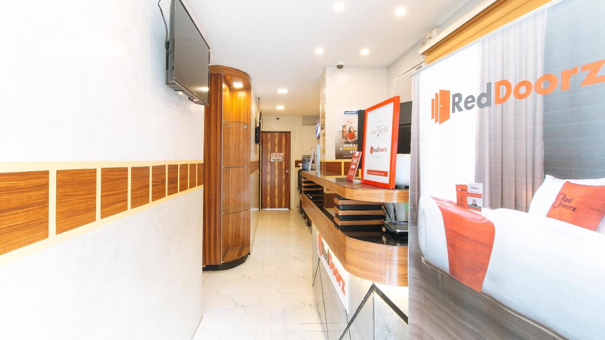 RedDoorz @ PIY Margal Sampaloc Manila Hotel Exterior foto