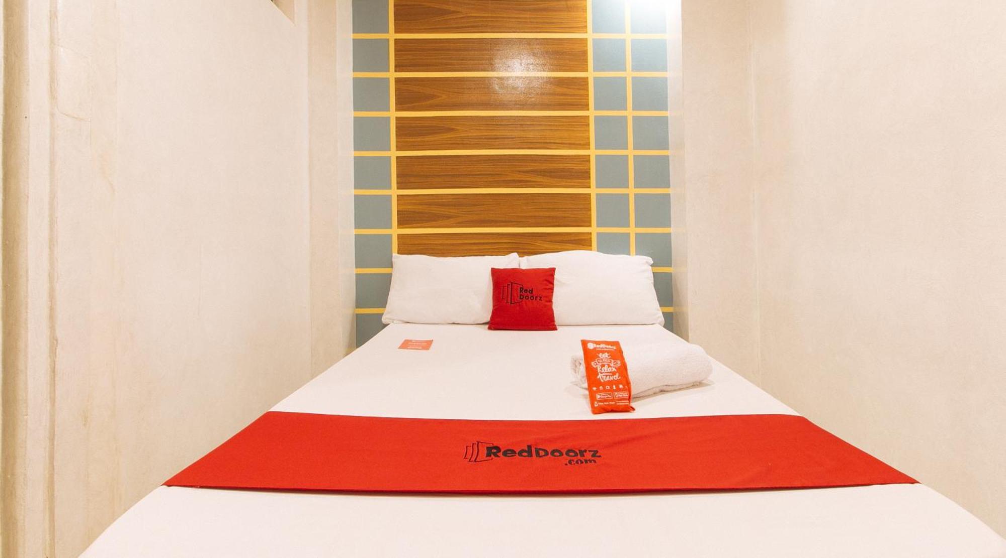 RedDoorz @ PIY Margal Sampaloc Manila Hotel Exterior foto